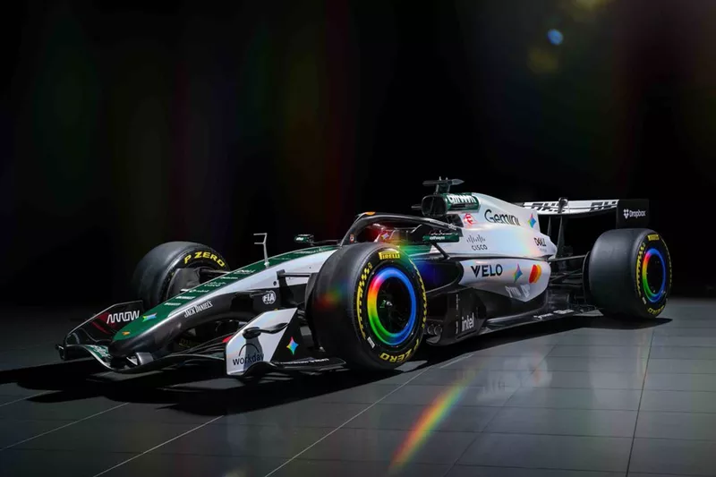 McLaren rend hommage à ses origines avec une livrée rétro à Silverstone