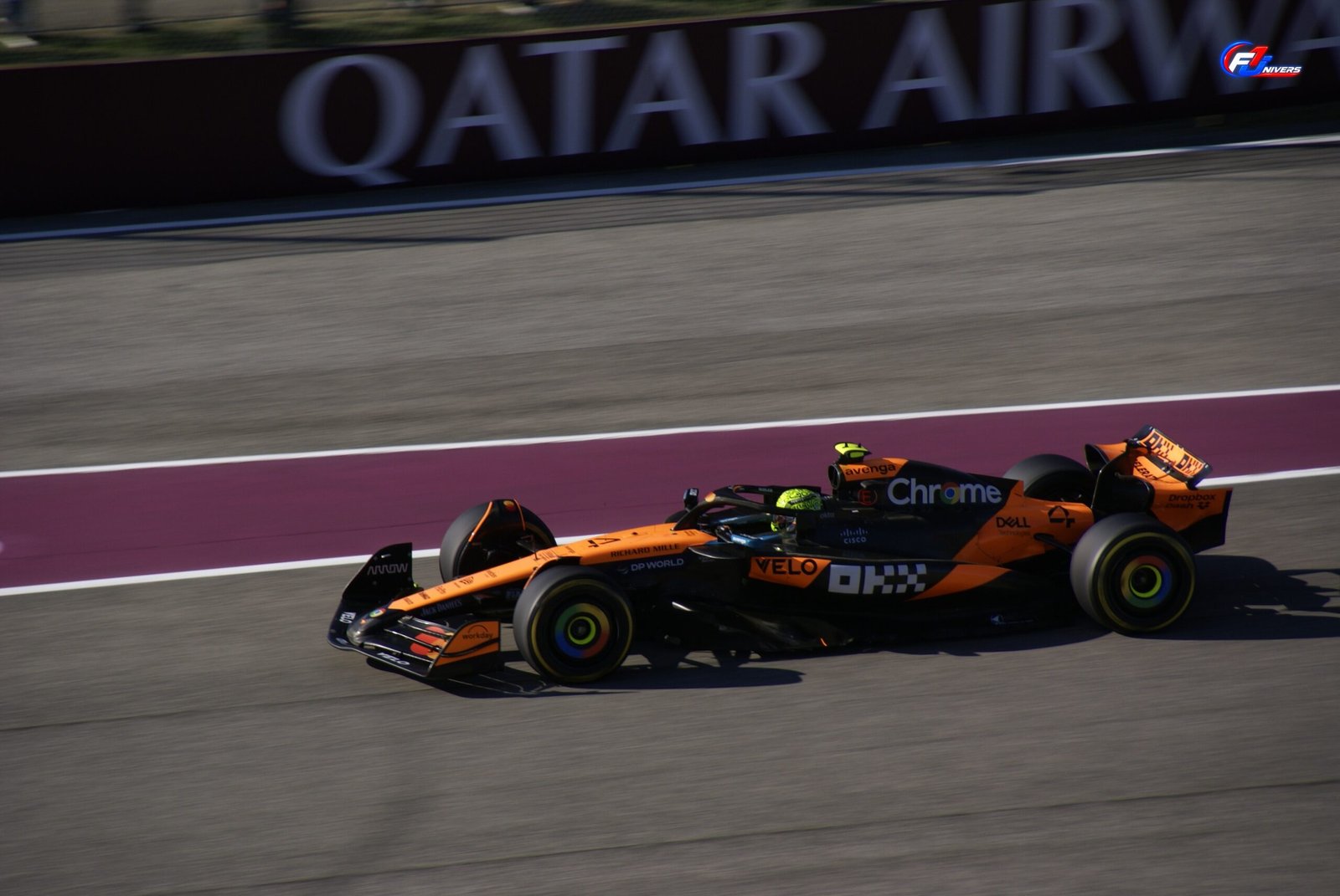 Lando Norris au volant de la McLaren lors des essais du Grand Prix d’Émilie-Romagne 2025