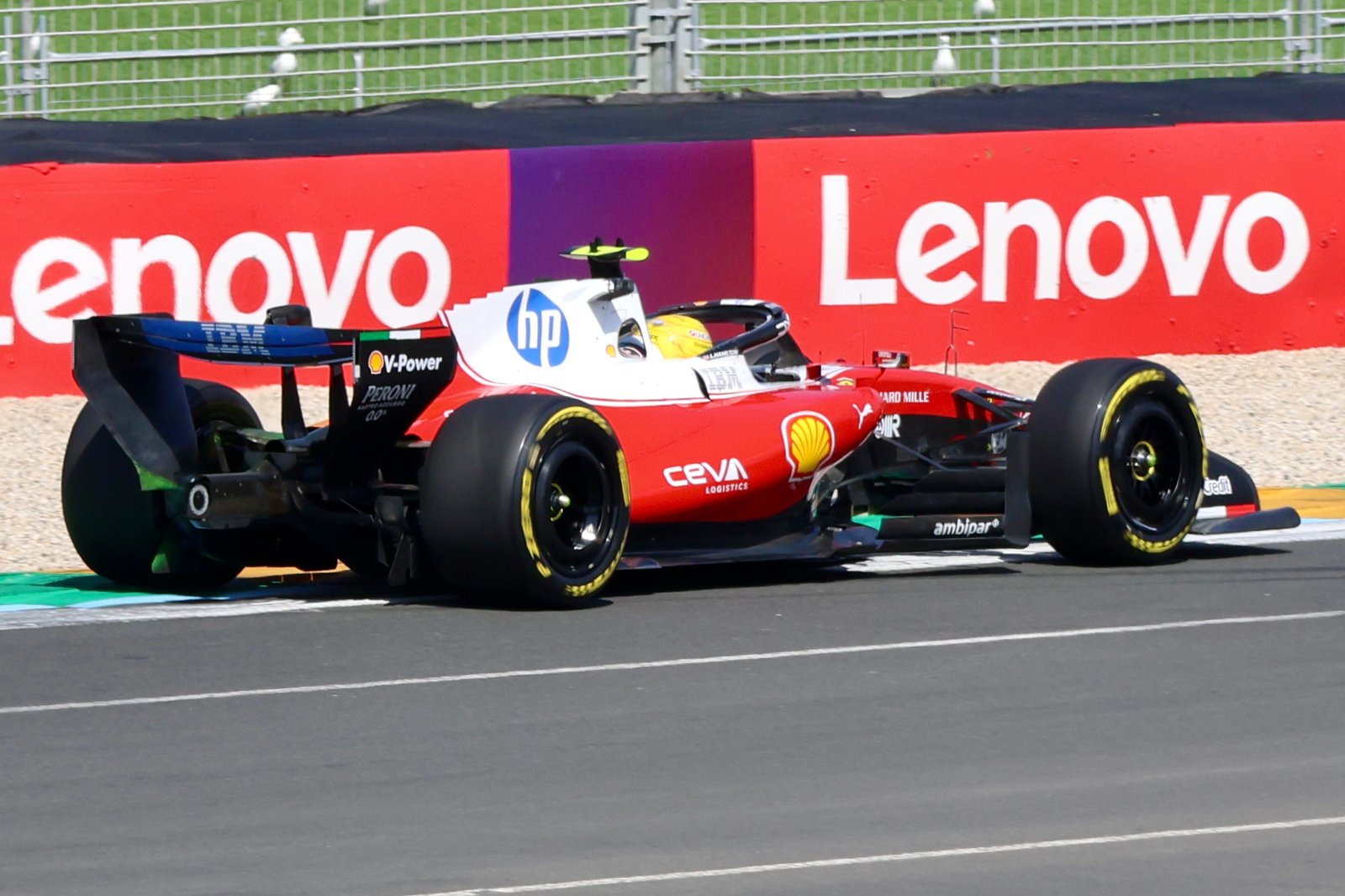 Ferrari SF-26 de Lewis Hamilton pendant les essais libres du Grand Prix d’Australie 2026