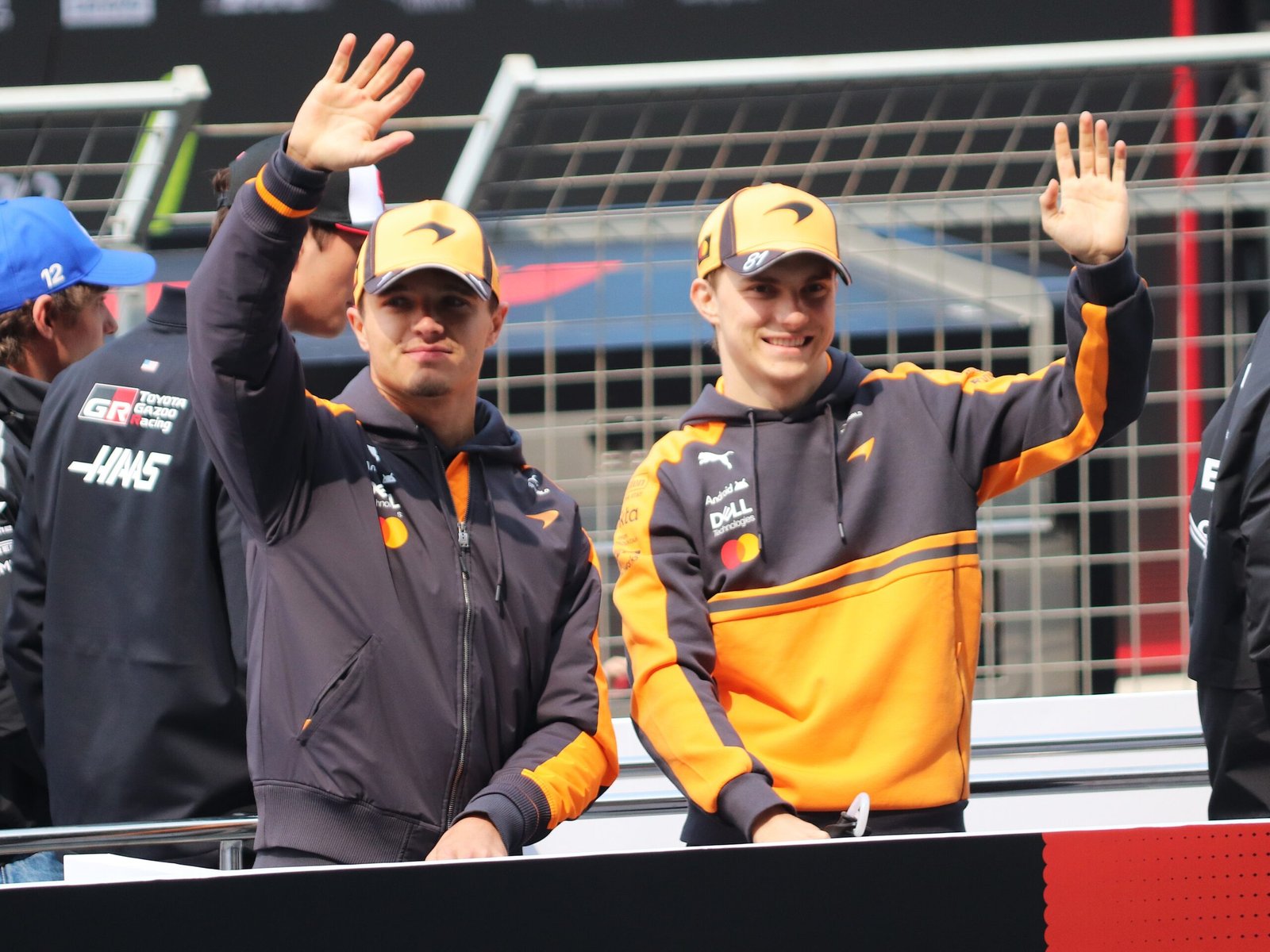 Lando Norris et Oscar Piastri lors de la parade des pilotes du Grand Prix de Chine 2026