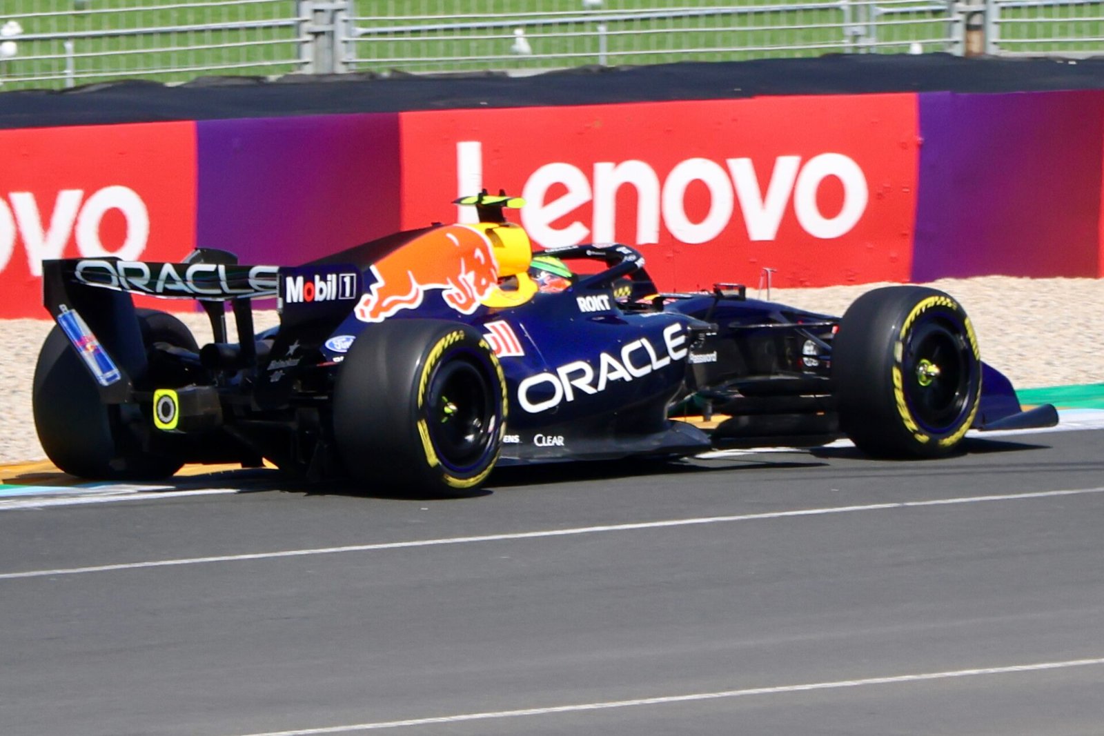La Red Bull RB22 d’Isack Hadjar pendant les essais libres du Grand Prix d’Australie 2026
