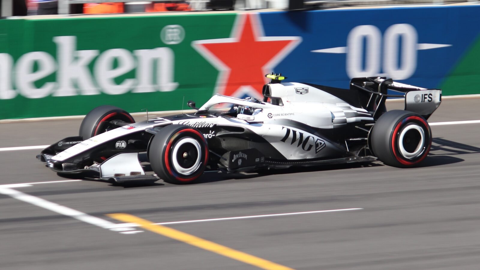Valtteri Bottas au volant de la Cadillac MAC-26 pendant les qualifications du Grand Prix de Chine 2026