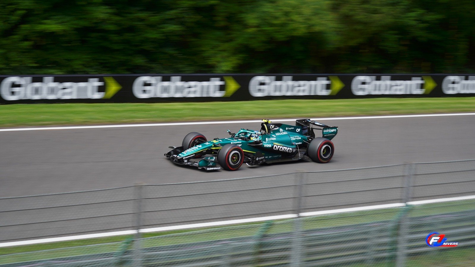 Alonso réclame des changements : Aston Martin AMR26 de Fernando Alonso à Spa en 2026.
