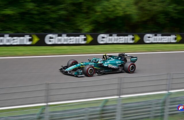 Alonso et Stroll en 2027 : Fernando Alonso au volant de l Aston Martin AMR26 à Spa-Francorchamps en 2026.
