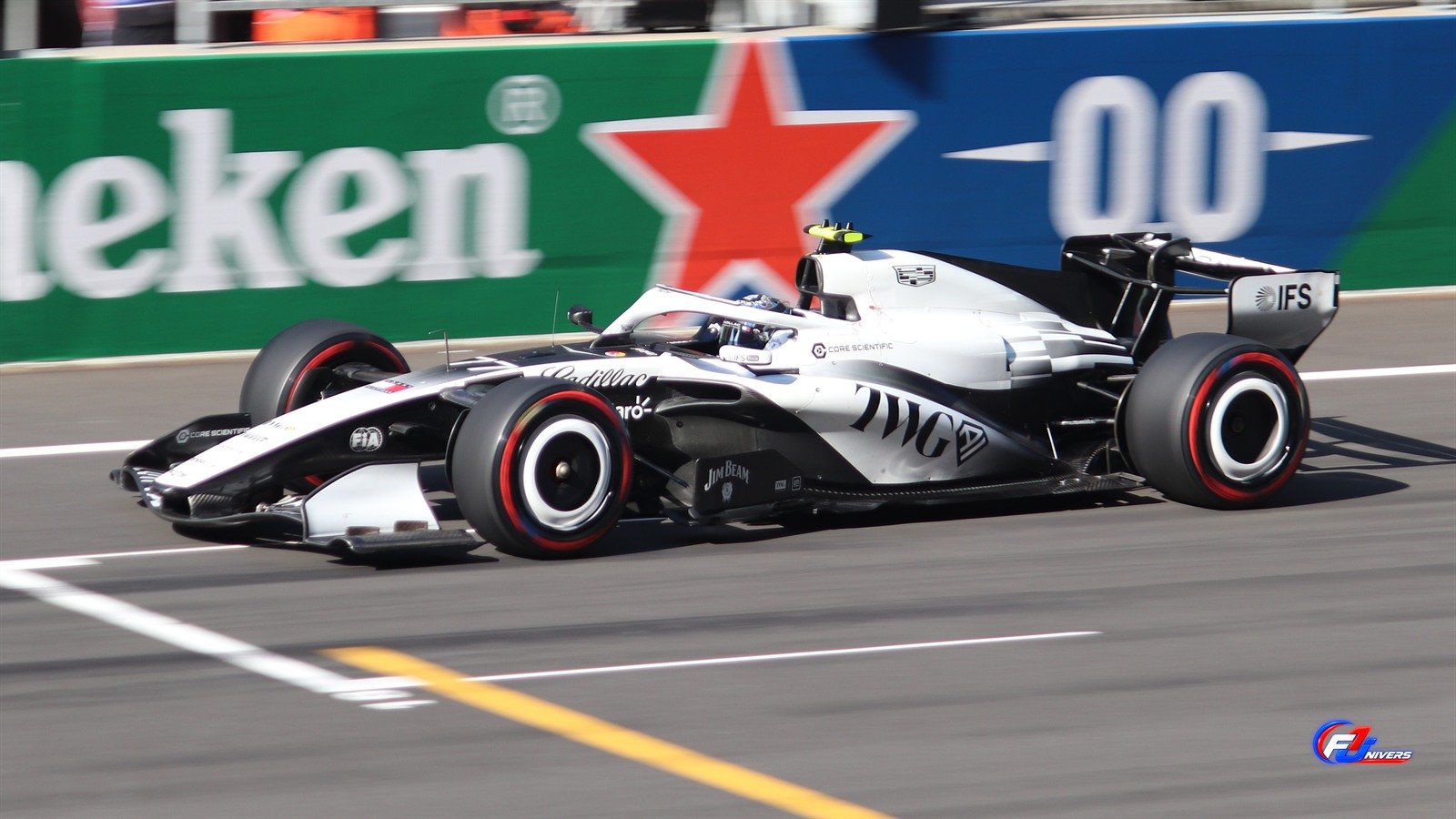 Action en justice Cadillac F1 : la Cadillac MAC-26 de Valtteri Bottas en qualifications du Grand Prix de Chine 2026.
