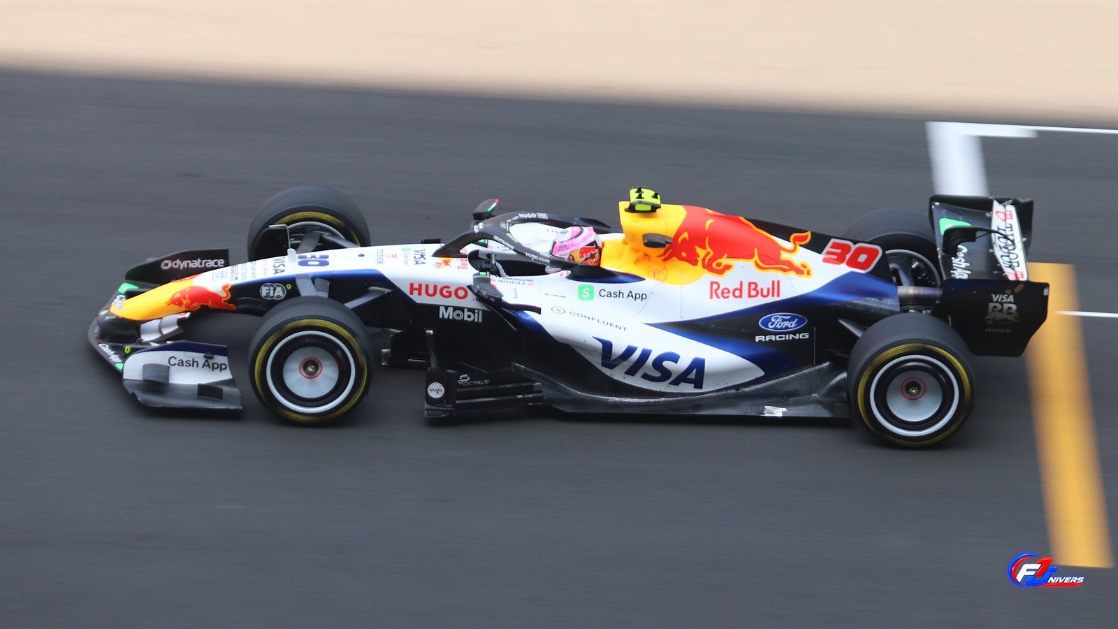 Racing Bulls VCARB 03 de Liam Lawson en piste lors des essais libres du Grand Prix de Chine 2026.