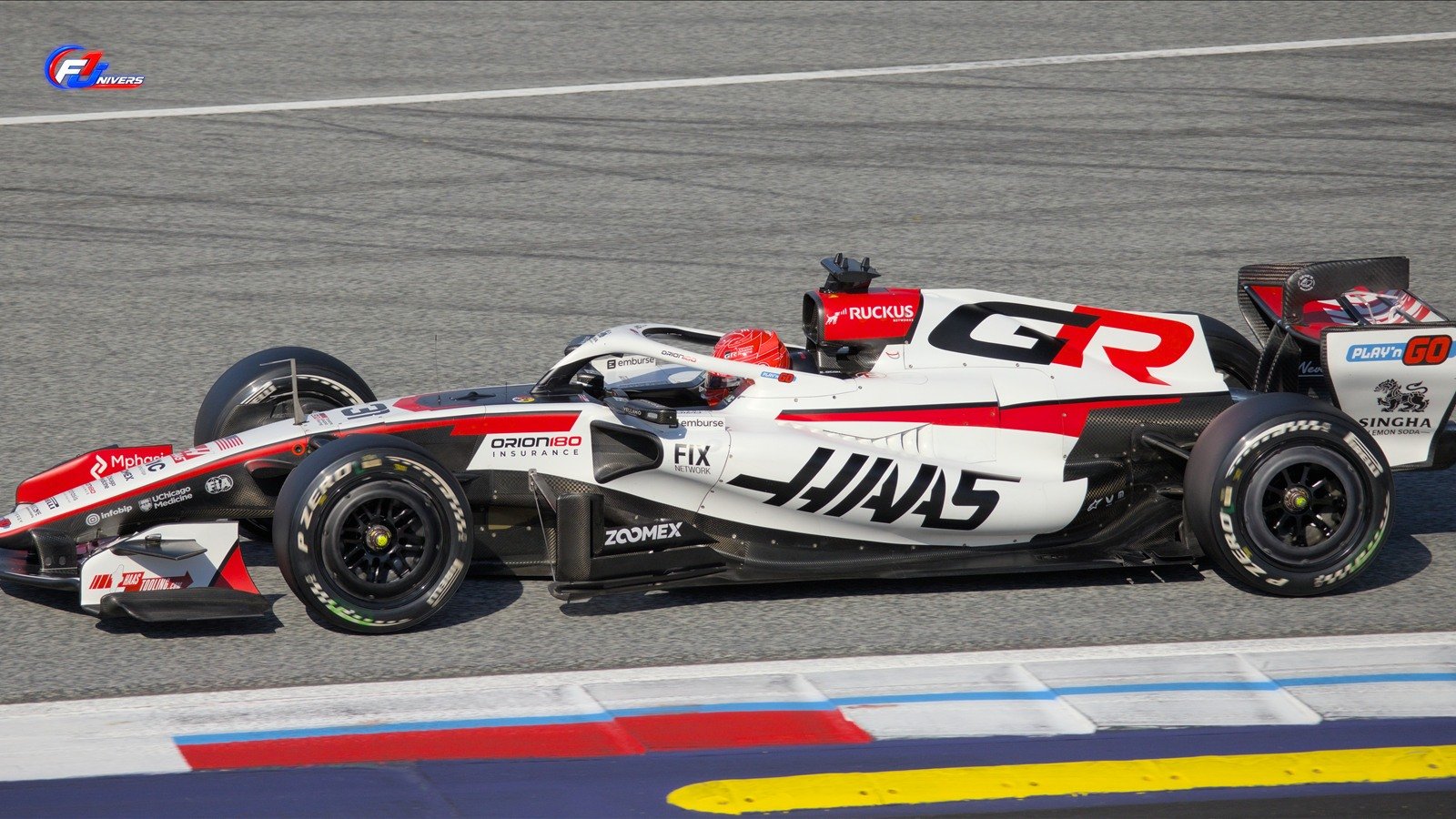 Esteban Ocon au volant de la Haas VF-26 au Grand Prix d’Autriche 2026, photographie réelle de contexte