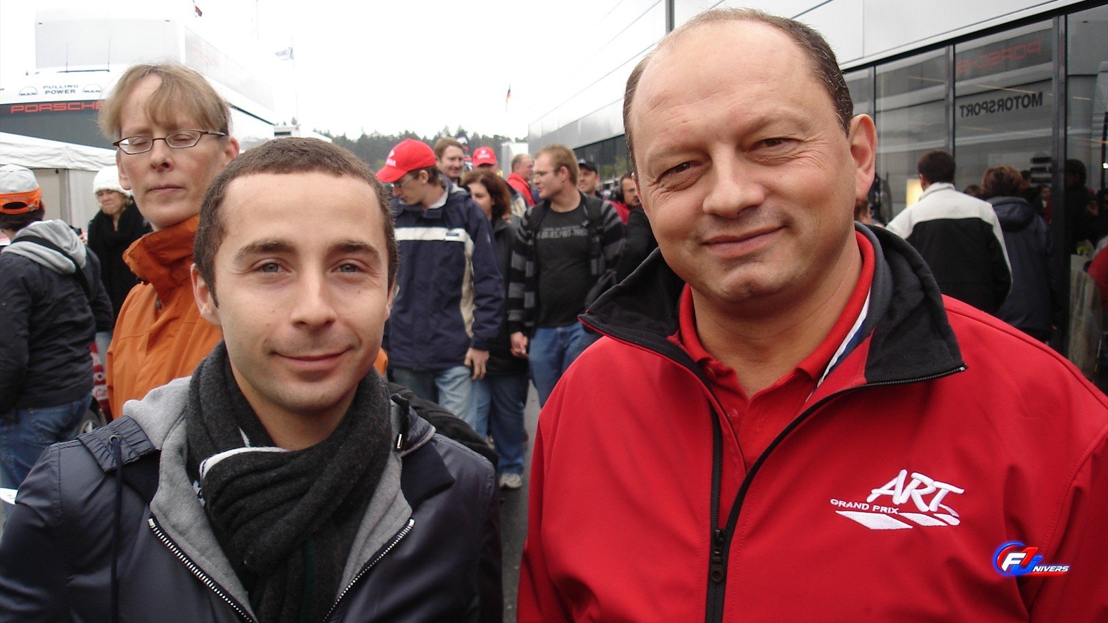 Vasseur répond aux rumeurs Horner : Frédéric Vasseur, à droite, avec Nicolas Todt à Hockenheim en 2009.