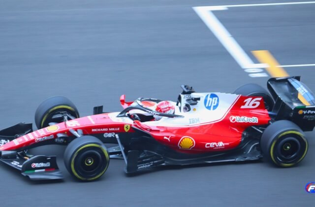 GP d'Azerbaïdjan 2026 : la Ferrari SF-26 de Charles Leclerc lors des essais libres en Chine.