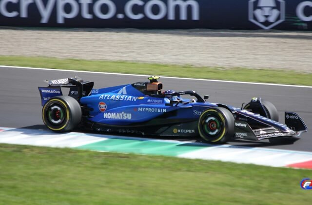 Jamie Chadwick en F1 : la Williams FW47 de Carlos Sainz lors des essais libres du Grand Prix d Italie 2025.