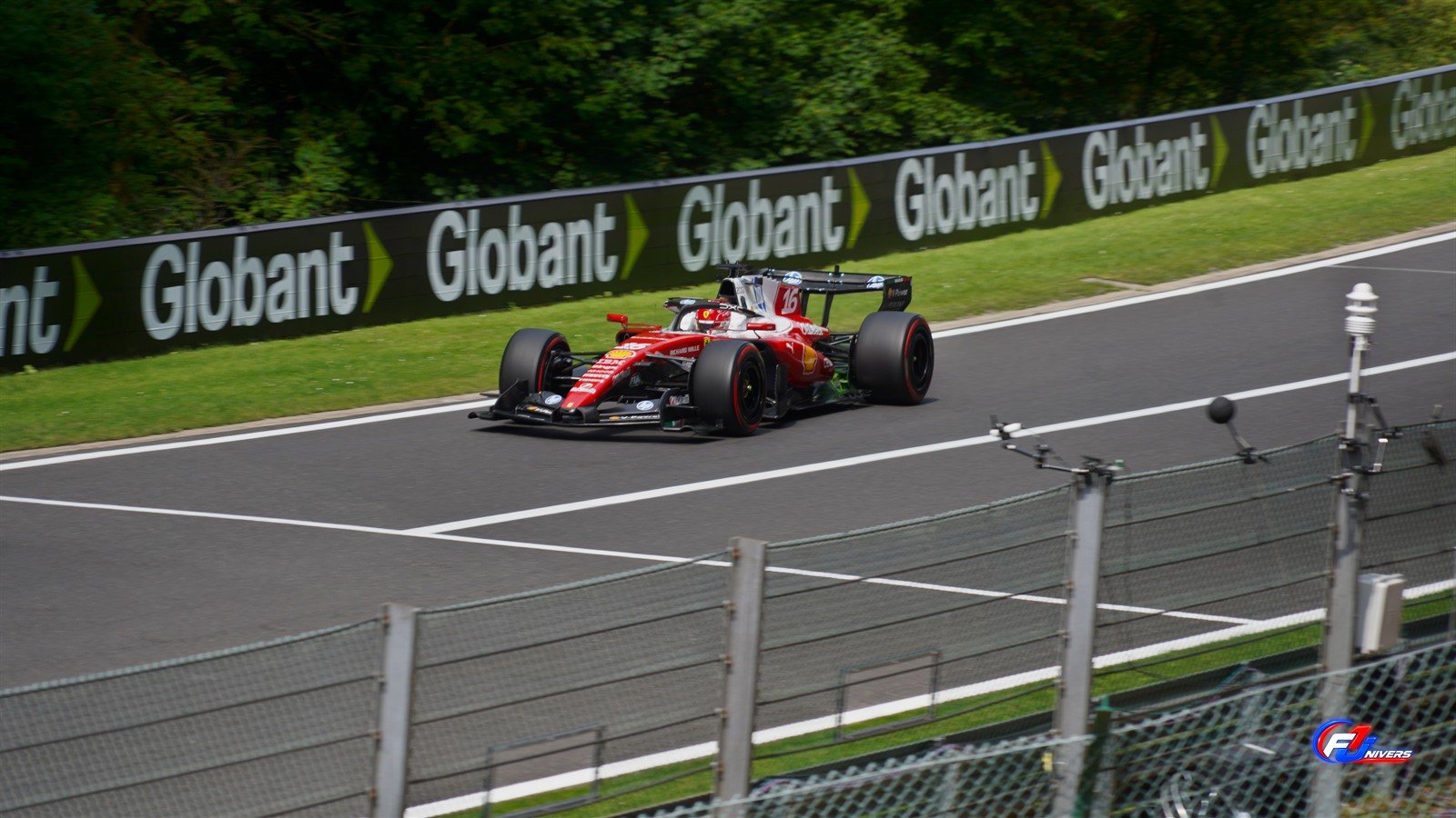 Style Hamilton chez Ferrari : la Ferrari SF-26 de Charles Leclerc à Spa-Francorchamps en 2026.