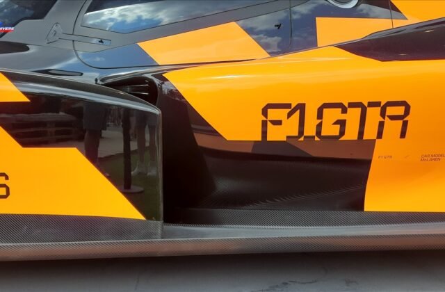 Détail de carrosserie d’un prototype McLaren photographié aux 24 Heures du Mans 2025, image réelle de contexte