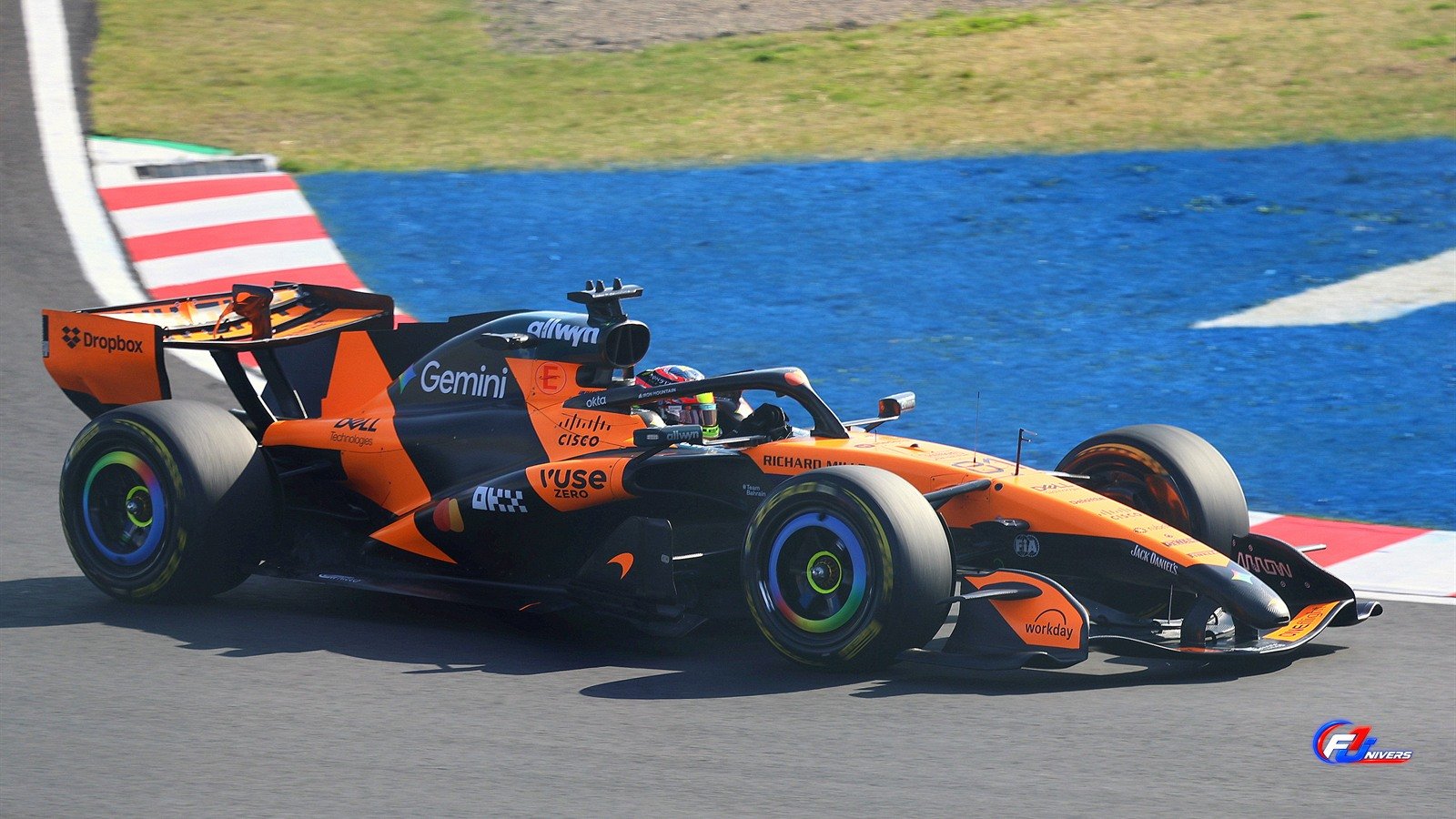 Nouvelle identité McLaren : la MCL40 d Oscar Piastri au Grand Prix du Japon 2026.