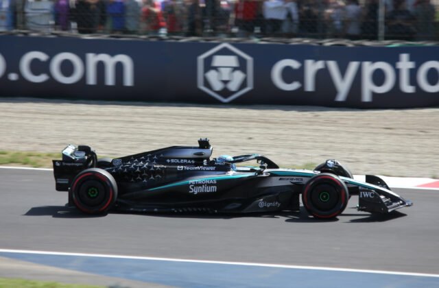 Alerte chaleur à Monza : George Russell au volant de sa Mercedes lors des essais libres du Grand Prix d’Italie 2025.