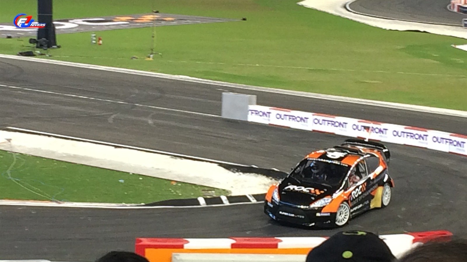 Sebastian Vettel au volant d une voiture de course lors du Race of Champions 2017.