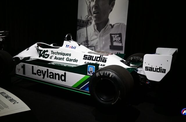 Williams FW07C blanche, verte et bleu marine de 1981 exposée à Londres