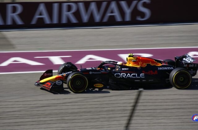 Yuki Tsunoda et Red Bull : Tsunoda au volant de la RB21 avant le Grand Prix d’Émilie-Romagne 2025.
